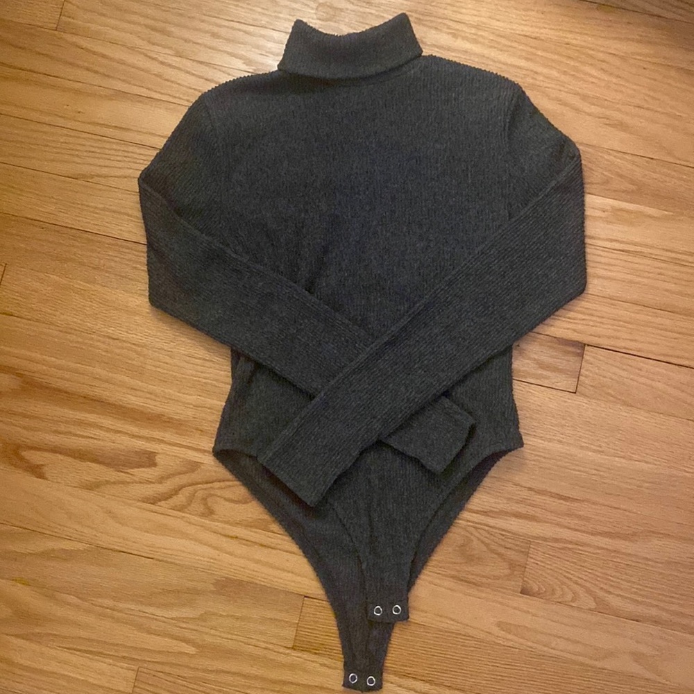 ⋆｡°✩ forever 21 turtleneck bodysuit ⋆｡°✩